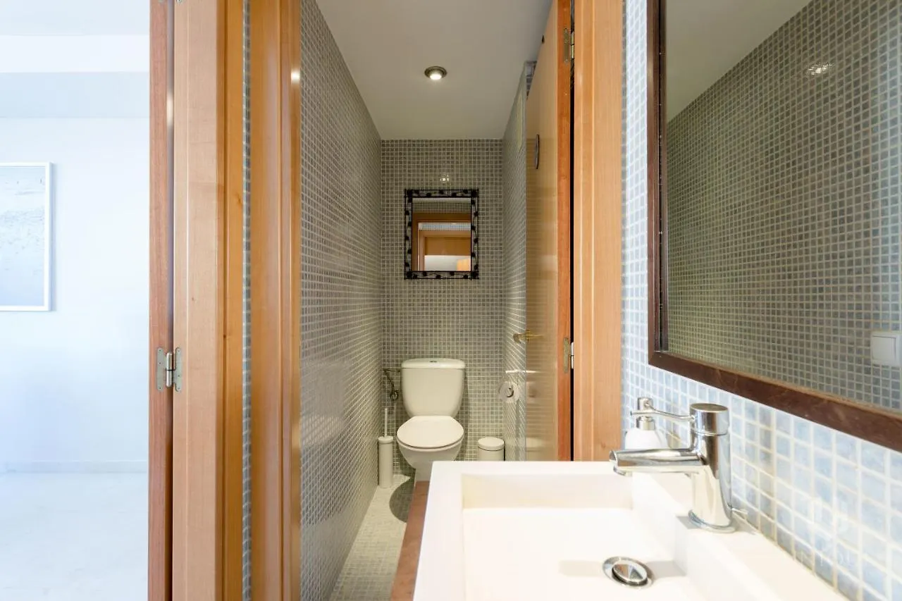 ברצלונה Unique Rentals - Stylish Seafront Duplex דירה