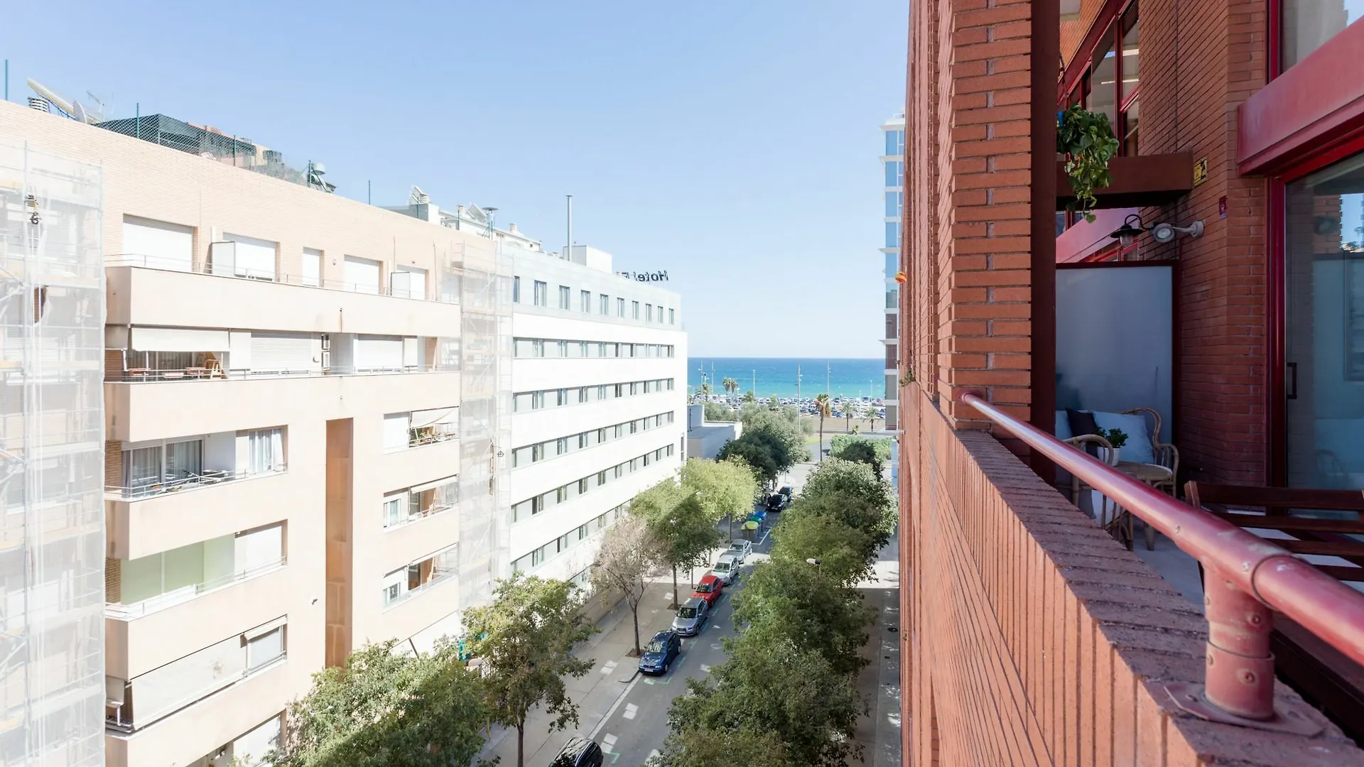 ברצלונה Unique Rentals - Stylish Seafront Duplex ספרד